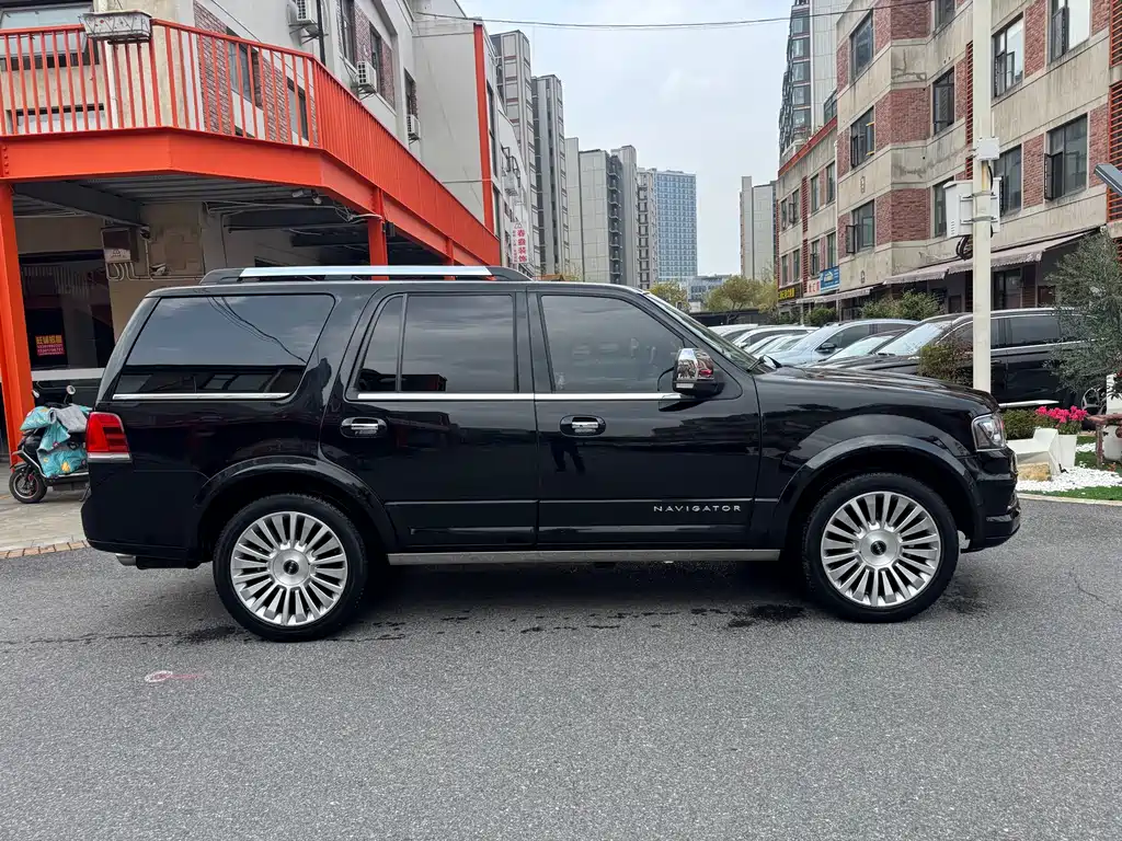 Navigator 3.5 T AWD