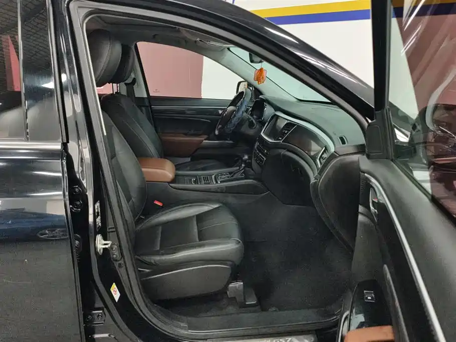 GAC Trumpchi GS7 280 T 2 WD Luxury