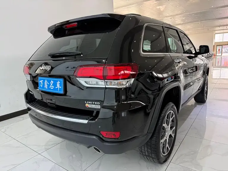 Jeep Grand Cherokee (Import) 3.0 L 80 Anniversary