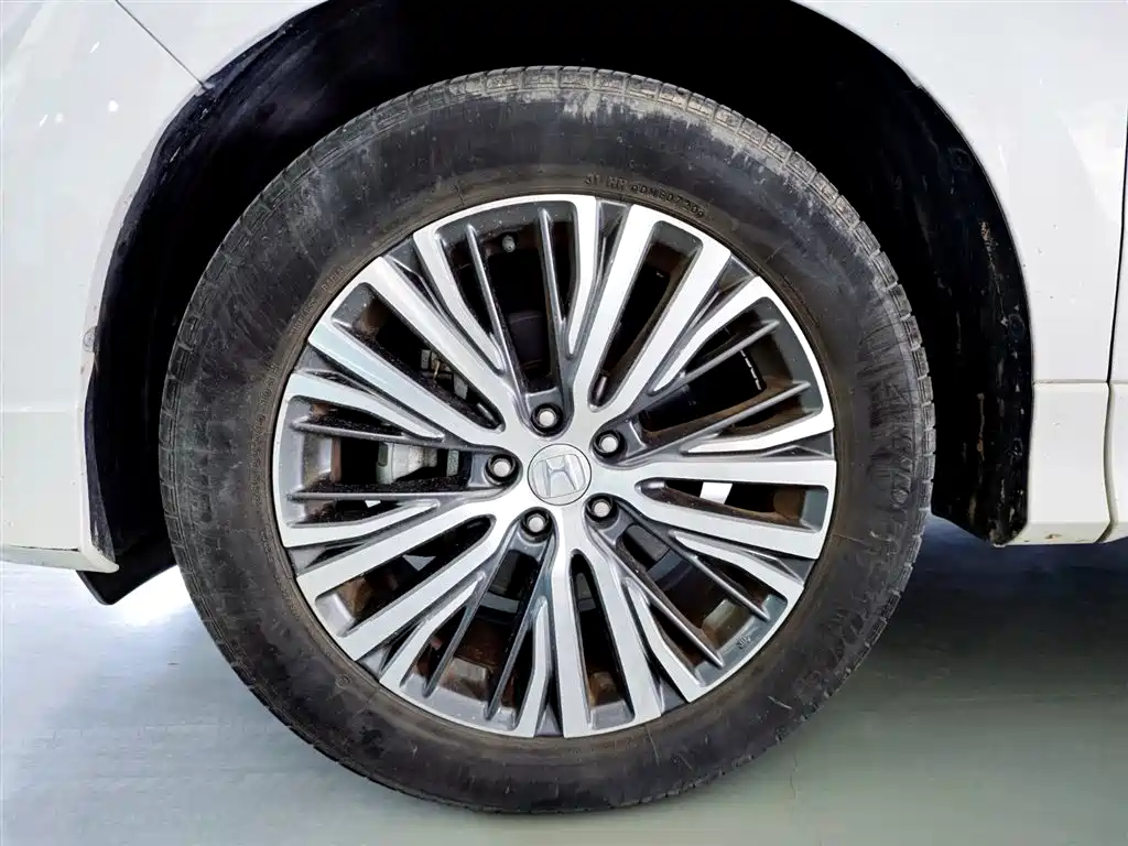 Avancier 240 TURBO 2 WD Premium