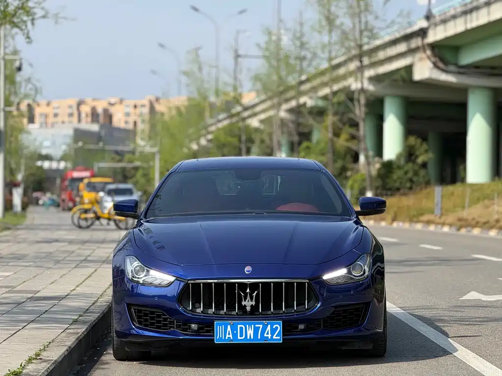 Ghibli 2.0 T Sharp Edge