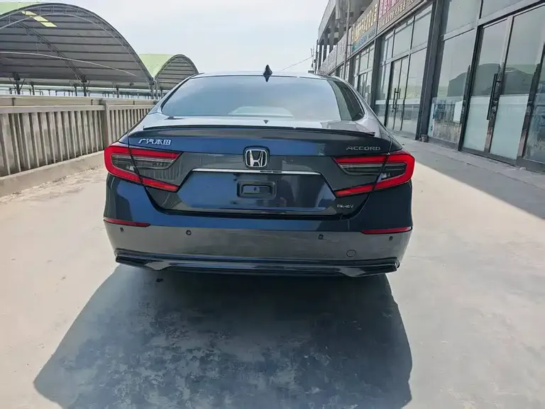Honda Accord Sharp· Hybrid 2.0 L Phantom Night · Sharp Smart