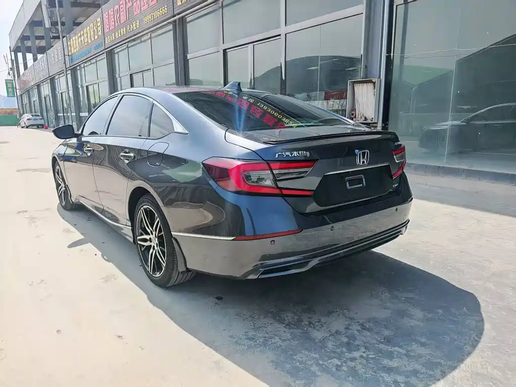 Accord Sharp· Hybrid 2.0 L Phantom Night · Sharp Smart