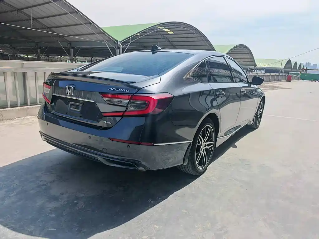 Accord Sharp· Hybrid 2.0 L Phantom Night · Sharp Smart