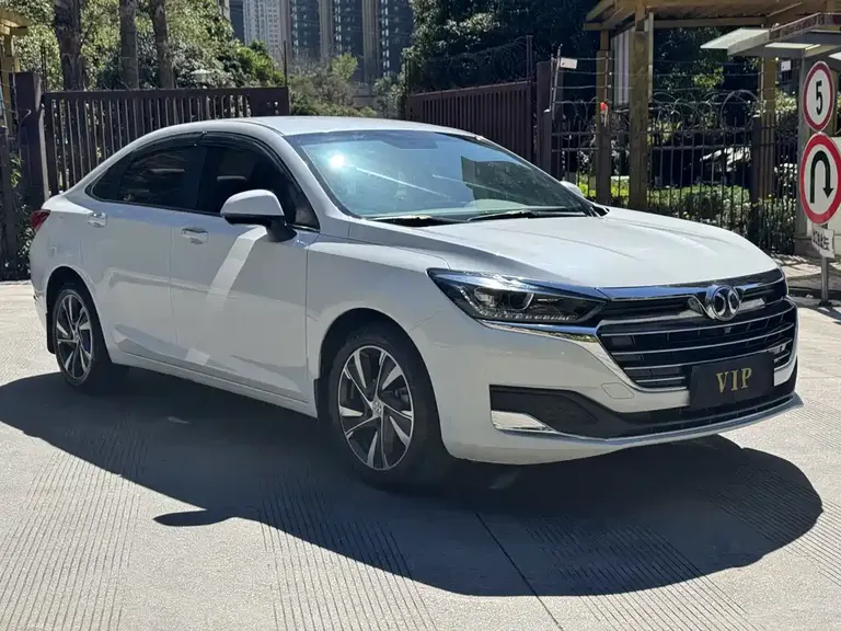 BAIC U7 北京U7 2019款 1.5 T 手动精英版 国V