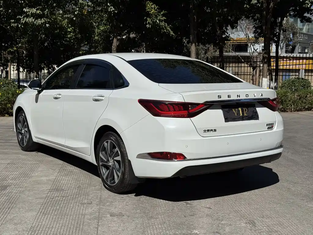 BAIC U7 北京U7 2019款 1.5 T 手动精英版 国V