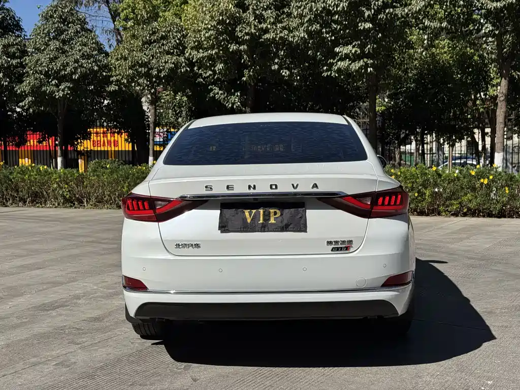 BAIC U7 北京U7 2019款 1.5 T 手动精英版 国V