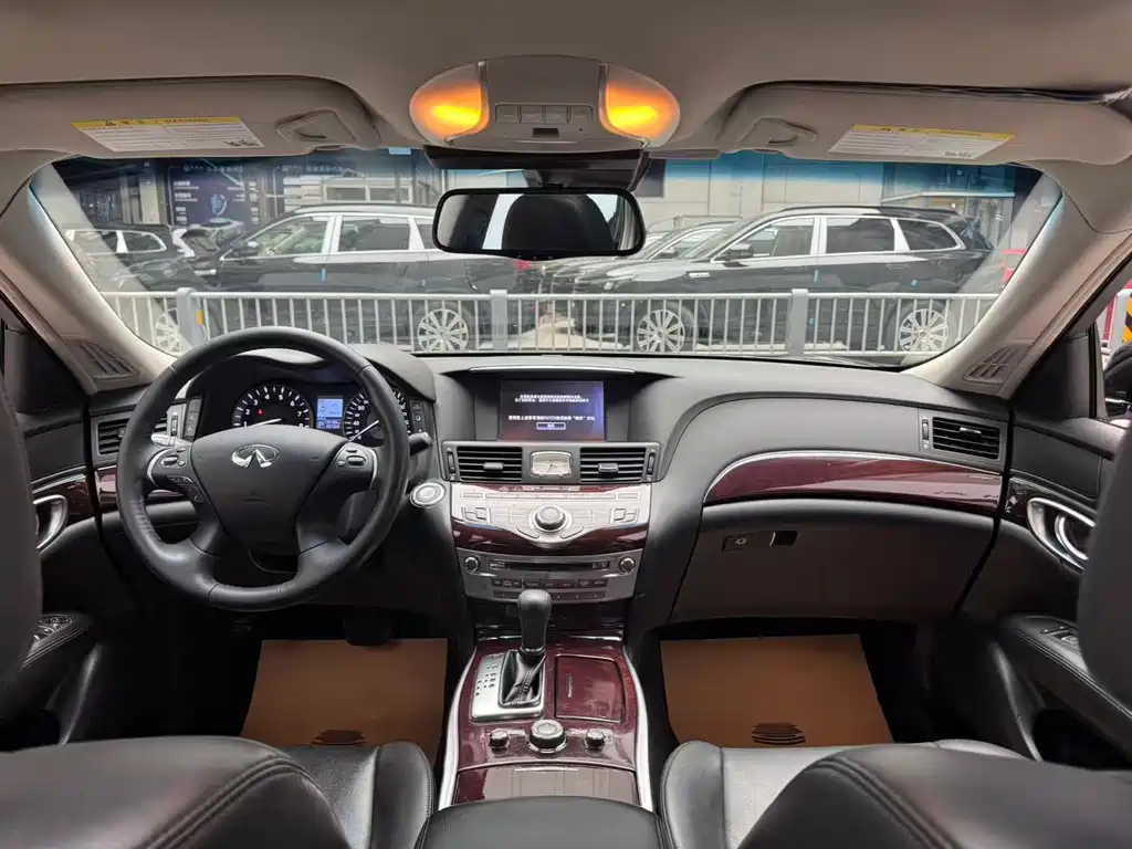 Infiniti Q70 Q70 L 2.5 L Joy