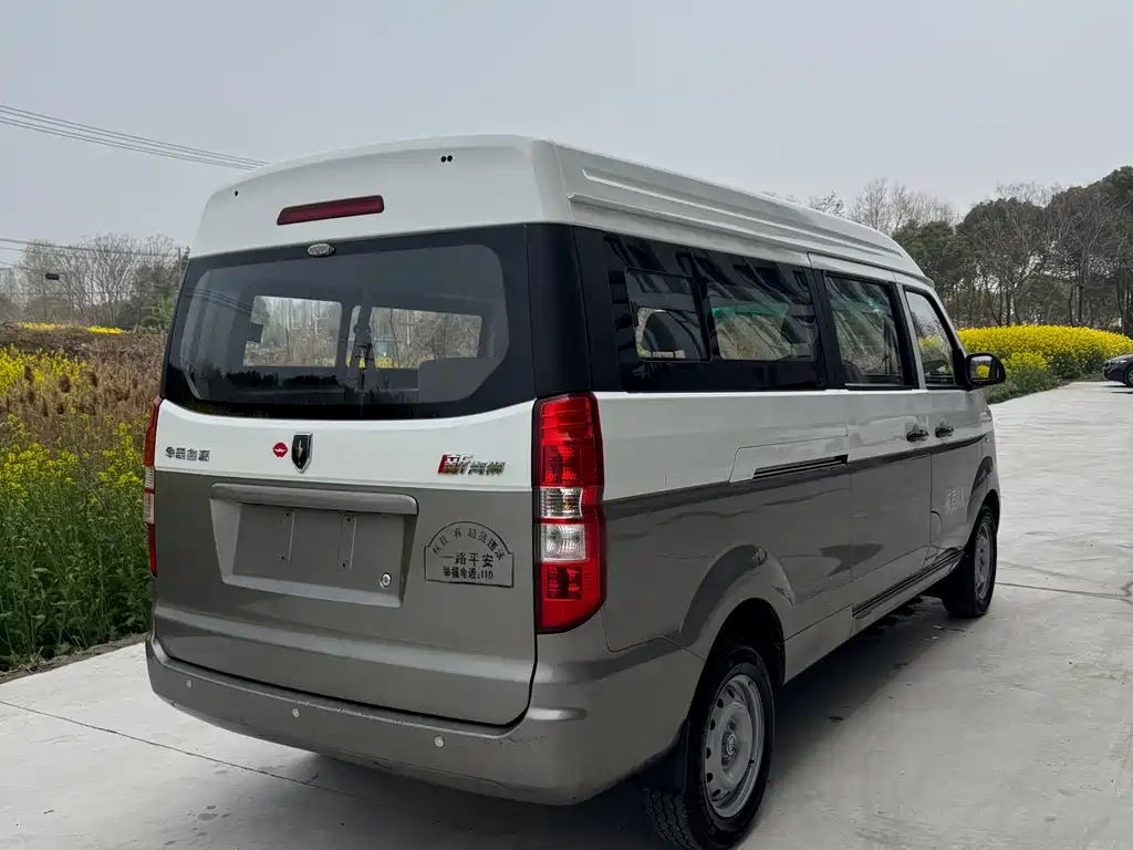 New Haishi X30 L 新海狮X30 L 2023款 1.5 L财富版客车5/6/7座中央空调版 SWC15 M