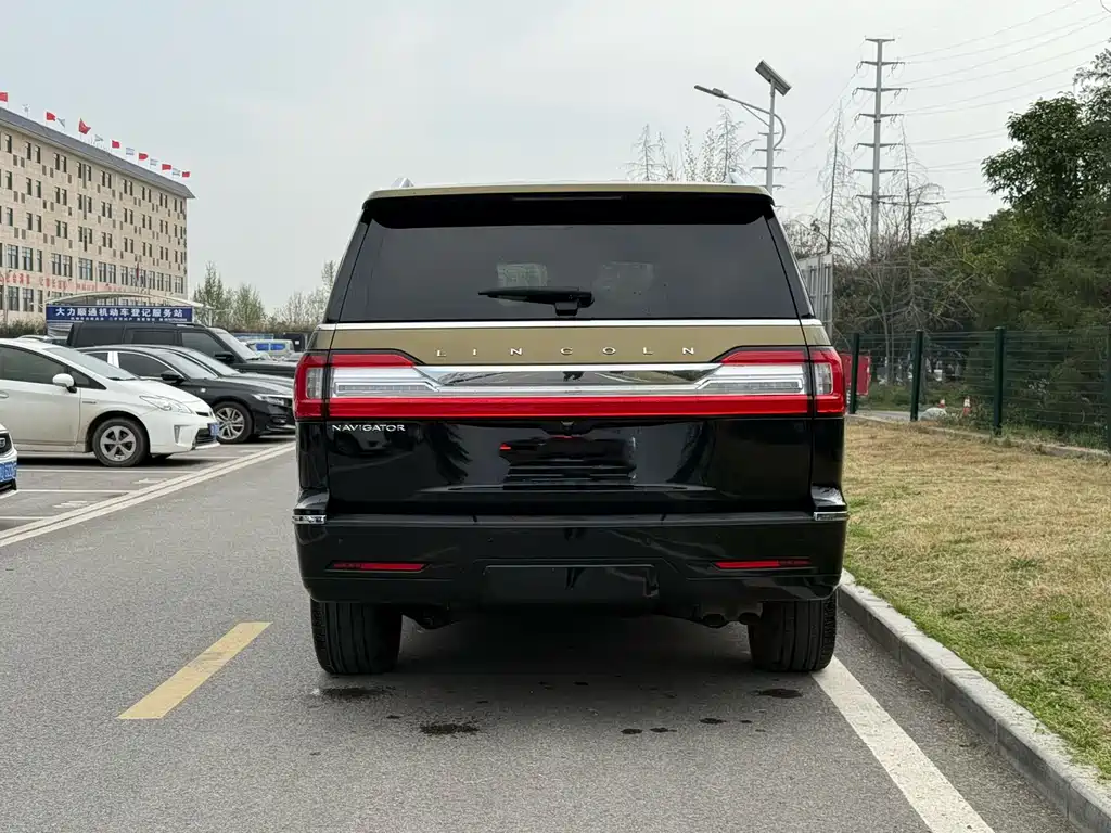 Navigator 3.5 T Honor Shine