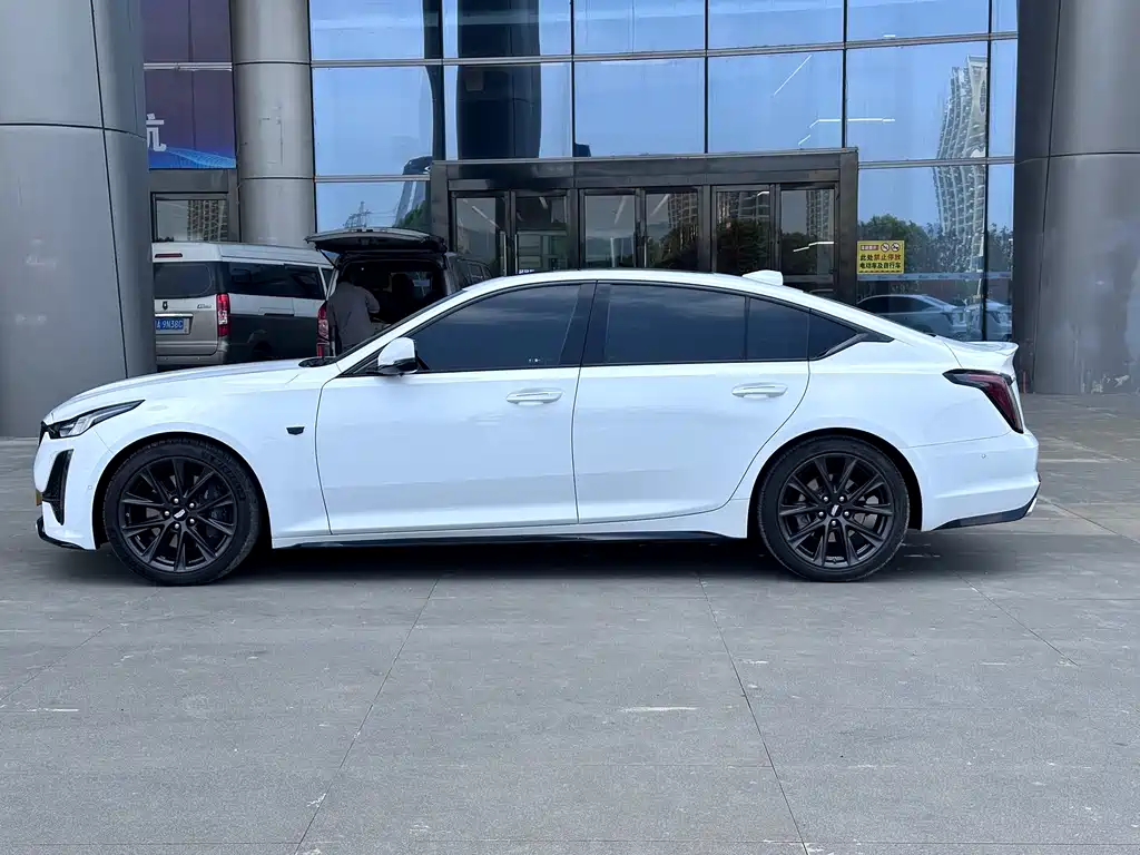 Cadillac CT5 Facelift 28 T Platinum Sport