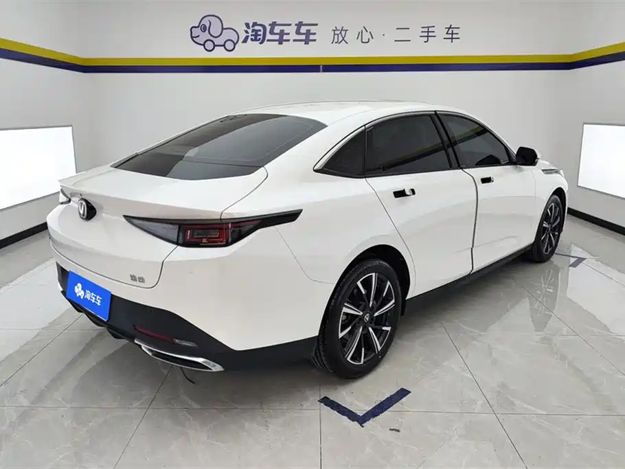 Eado 1.5 T GDI Auto Distinguished