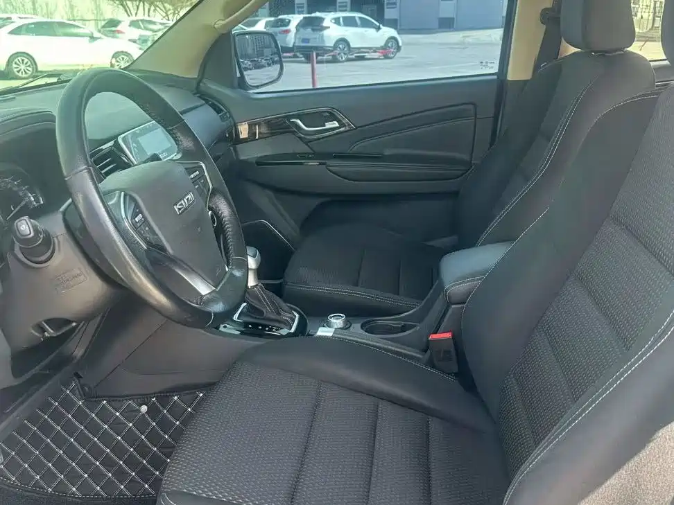 mu-X 1.9 T Diesel Auto 4 WD Power Joy 5-seat CN-VI