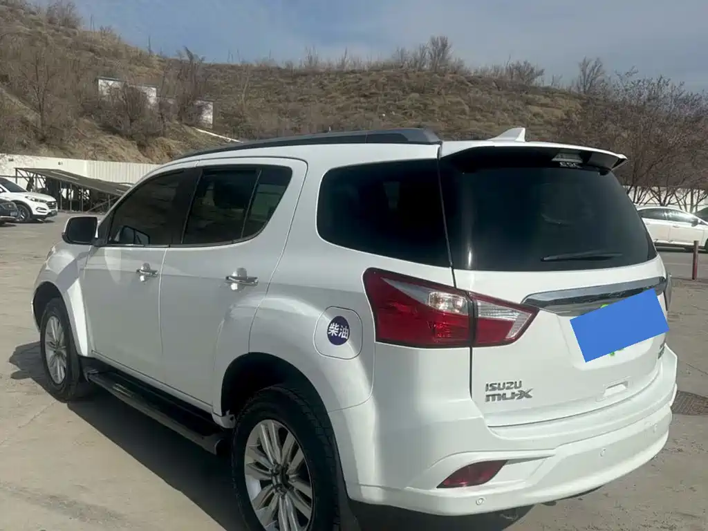 mu-X 1.9 T Diesel Auto 4 WD Power Joy 5-seat CN-VI