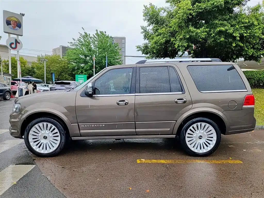 Navigator 3.5 T AWD