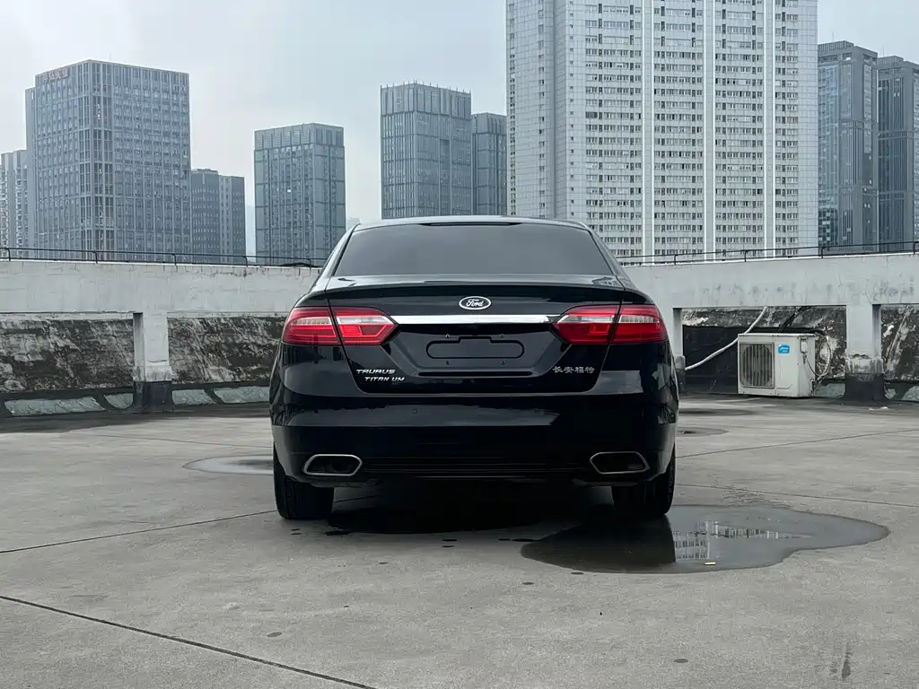 Taurus EcoBoost 245 Supreme