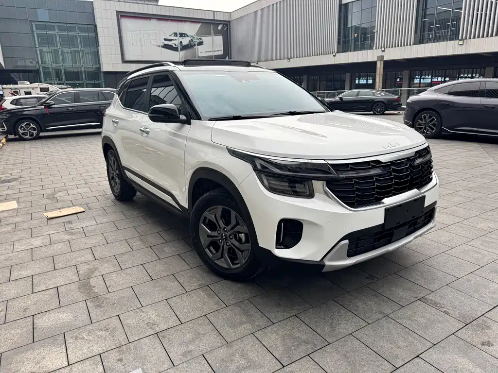 Seltos 1.5 L CVT Luxury