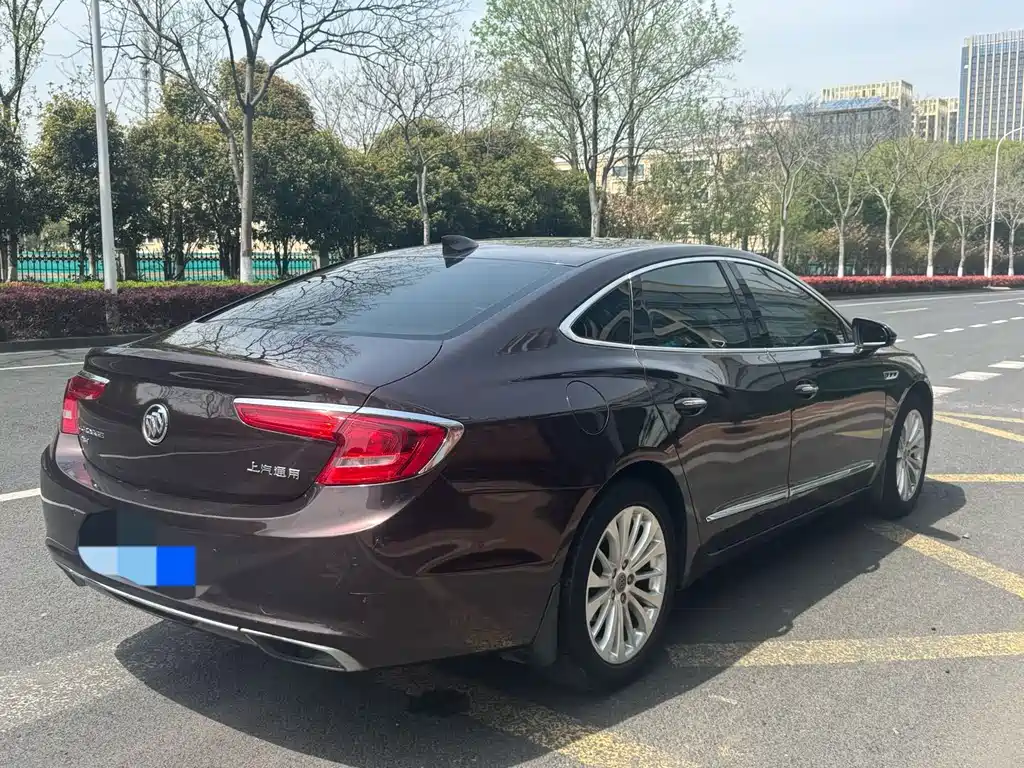LaCrosse Facelift 28 T Elite