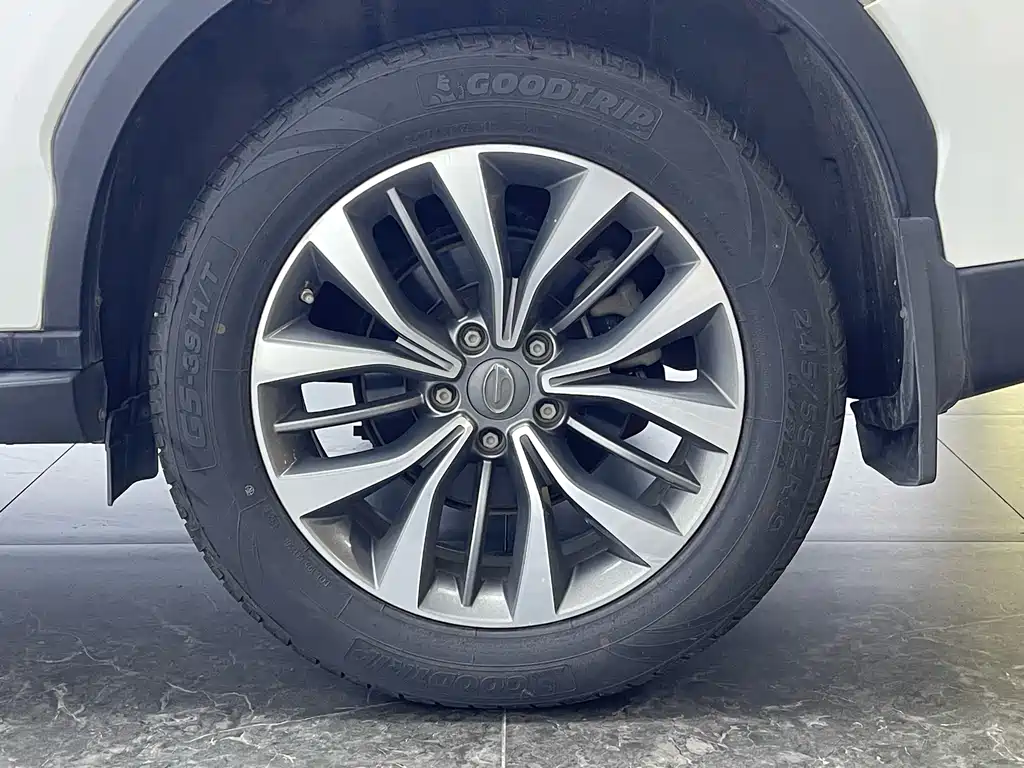 GAC Trumpchi GS8 320 T 4 WD Luxury Connected (7-seat)