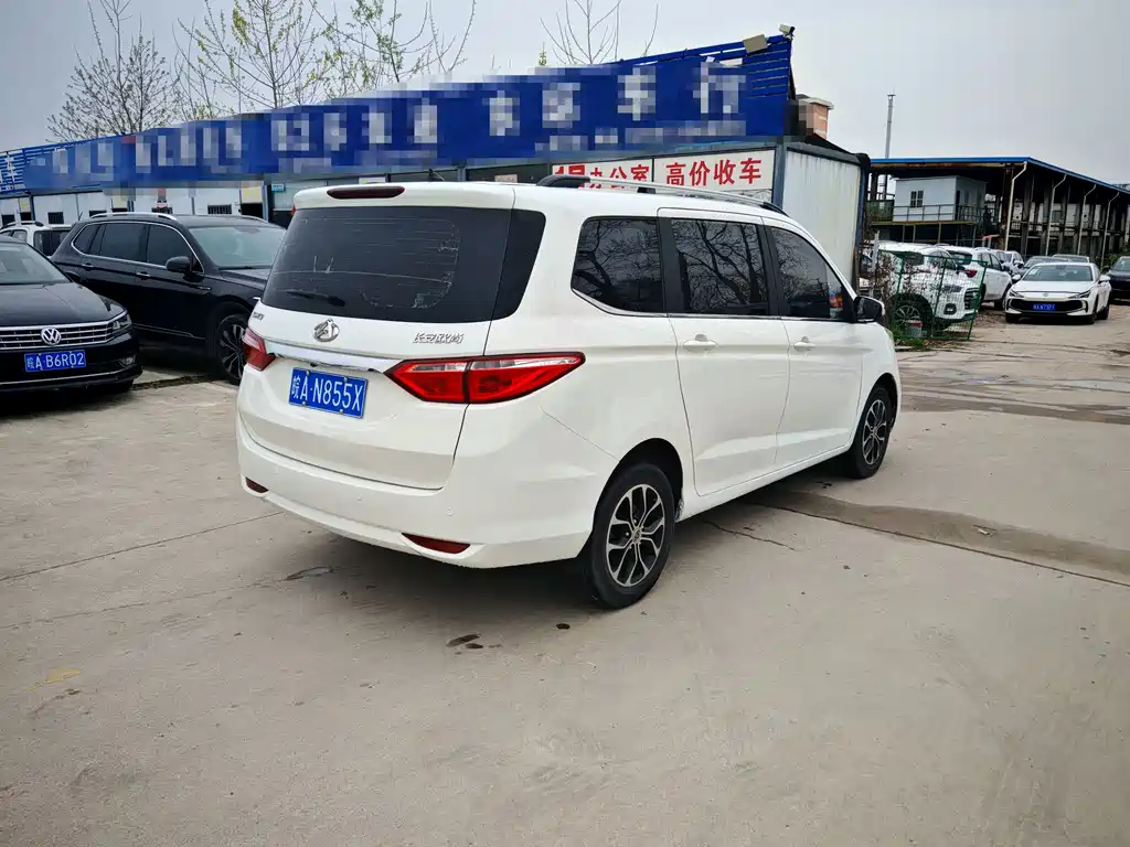 Changan Oshan A600 1.5 L Manual Luxury 7-seat