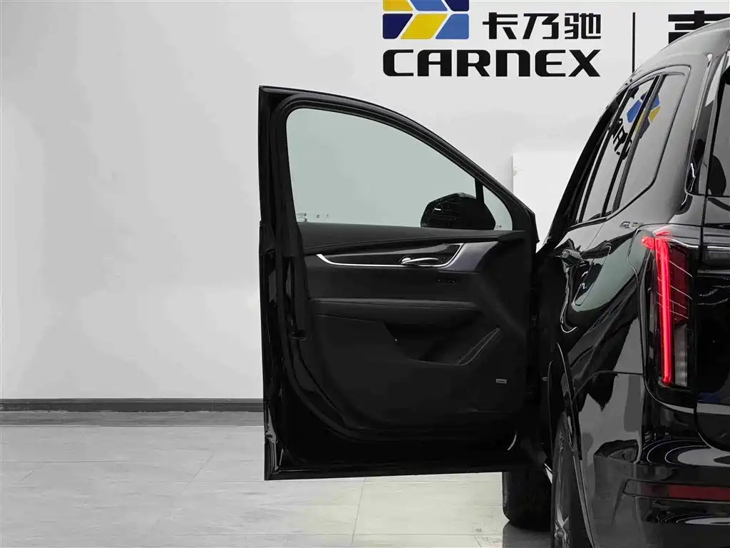 Cadillac XT6 2.0 T 6-seat 4 WD Distinguished Executive Black Label