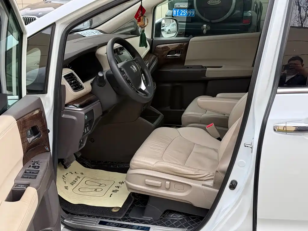 Odyssey Facelift 2.4 L Luxury