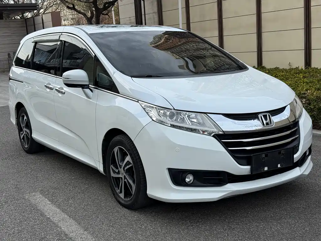 Odyssey Facelift 2.4 L Luxury