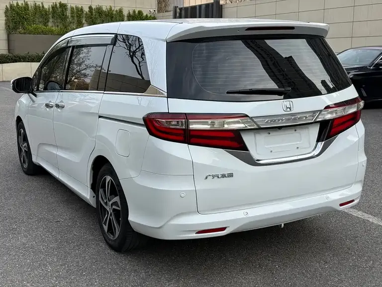 Honda Odyssey Facelift 2.4 L Luxury