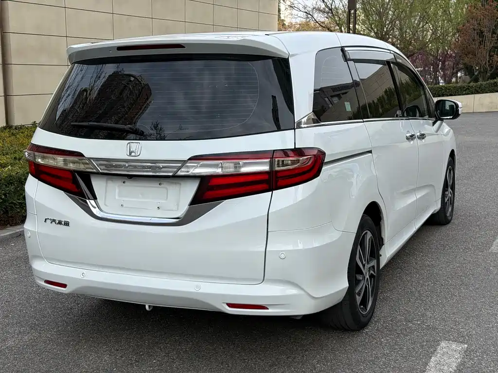 Odyssey Facelift 2.4 L Luxury