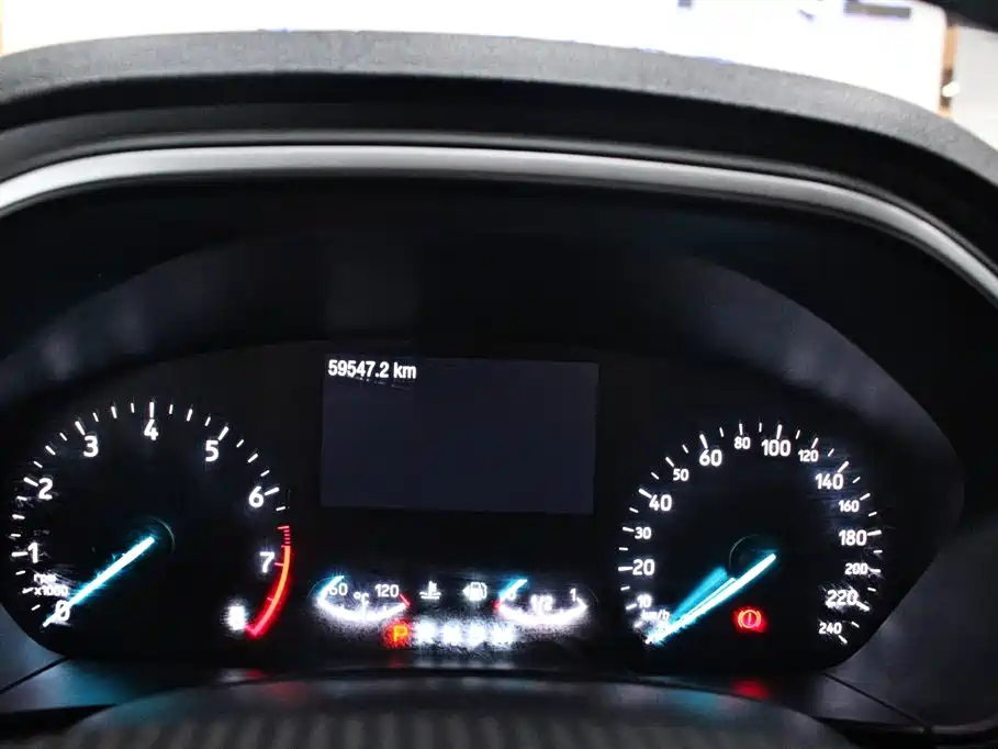 Focus Sedan EcoBoost 180 Auto Sharp Trend