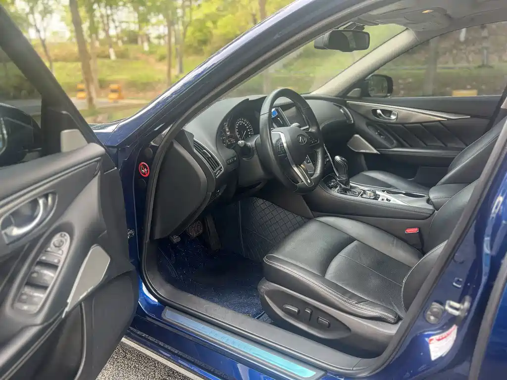 Infiniti Q50 L 2.0 T Progressive Enjoyment CN-VI