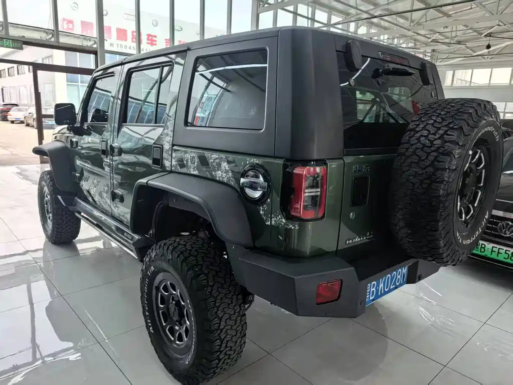 BAIC BJ40 2.3 T Auto 4 WD Rainforest Cross