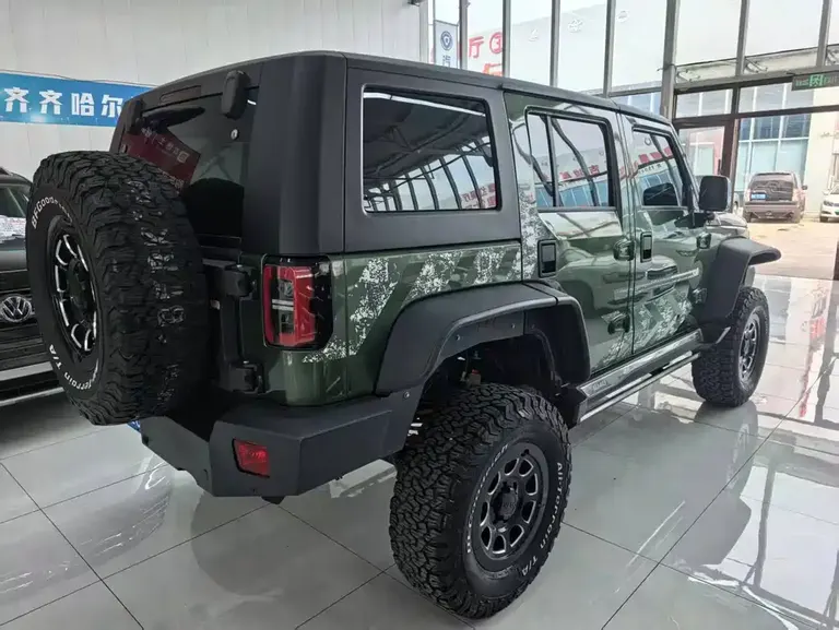 BAIC BJ40 2.3 T Auto 4 WD Rainforest Cross