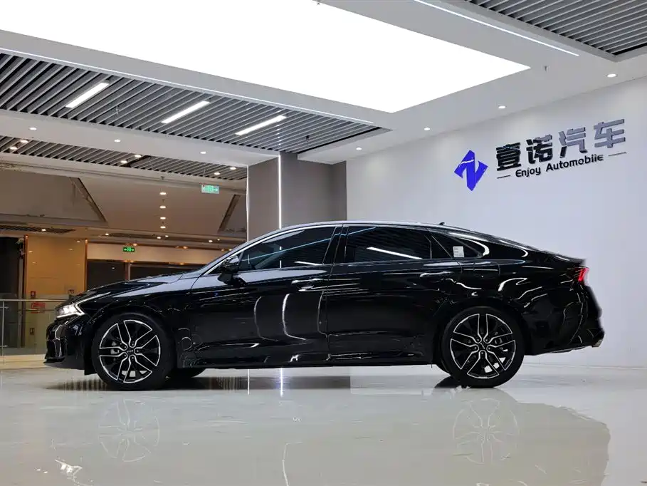 Kia K5 380 T GT-Line Flagship