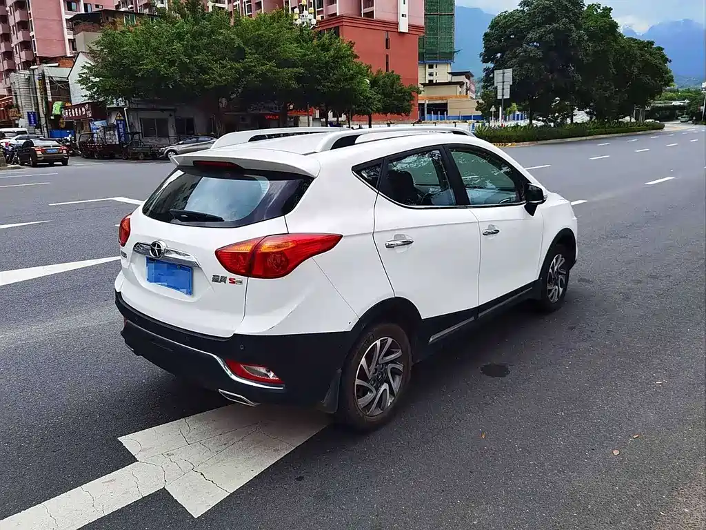Refine S3 1.5 L Manual Luxury