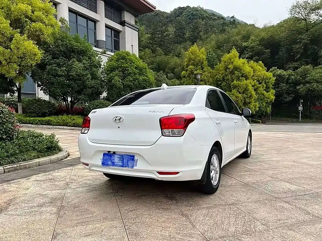Accent 1.4 L Manual Refreshed CN-V