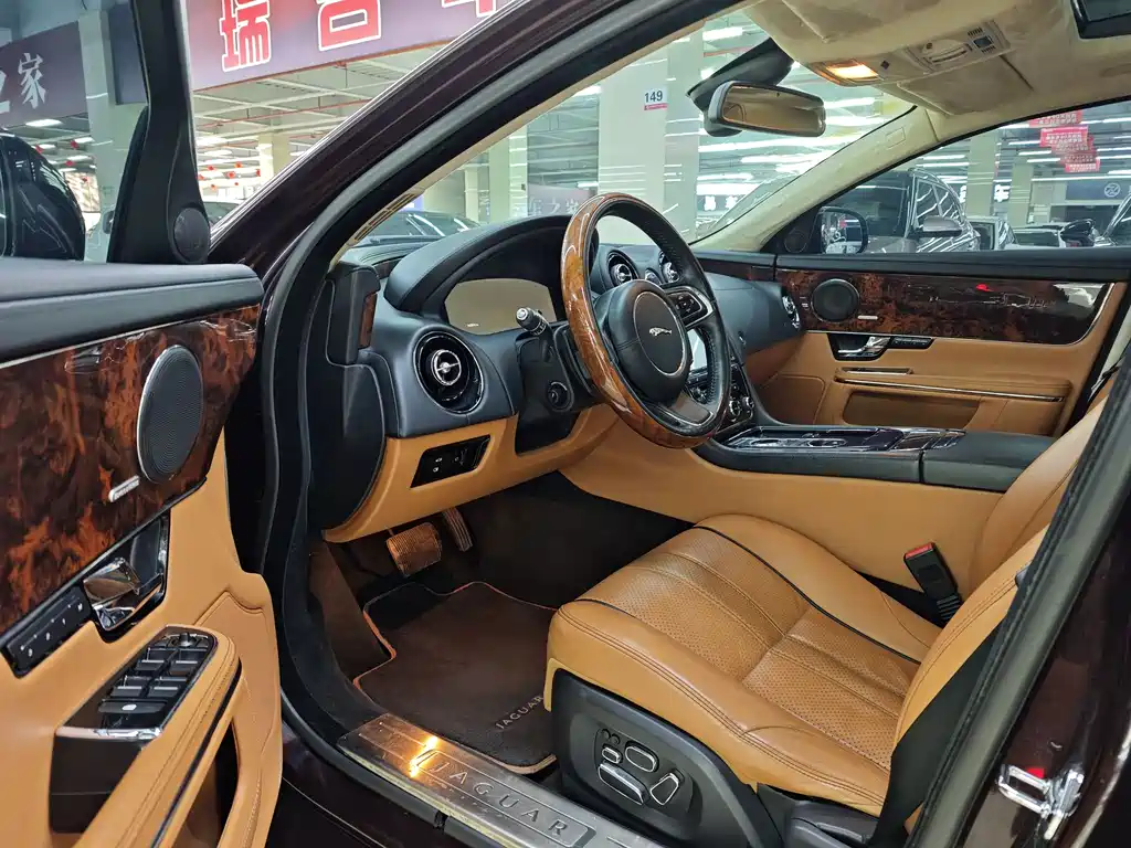 Jaguar XJ XJL 5.0 Panoramic Opulent