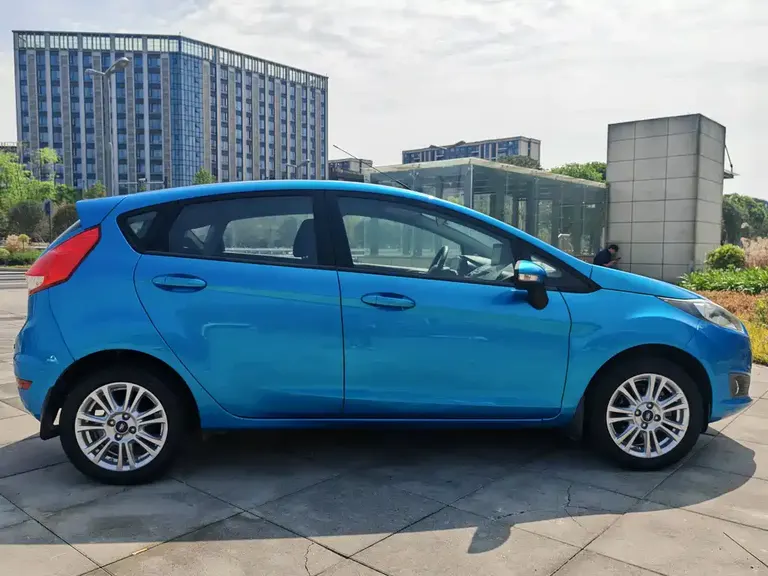 Ford Fiesta Hatchback 1.5 L Auto Fashion