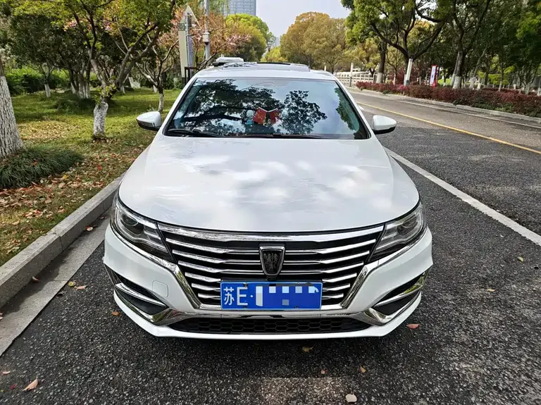 Roewe i6 Classic PLUS 1.6 L CVT 4 G Connected Glory Flagship