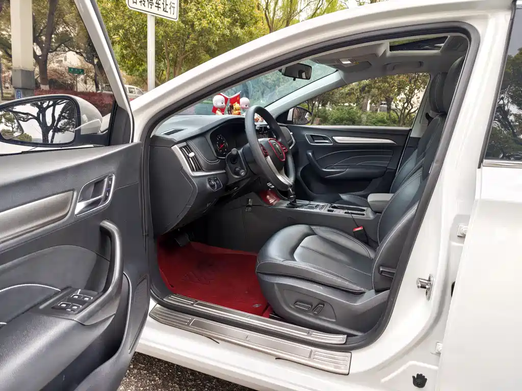 Roewe i6 Classic PLUS 1.6 L CVT 4 G Connected Glory Flagship