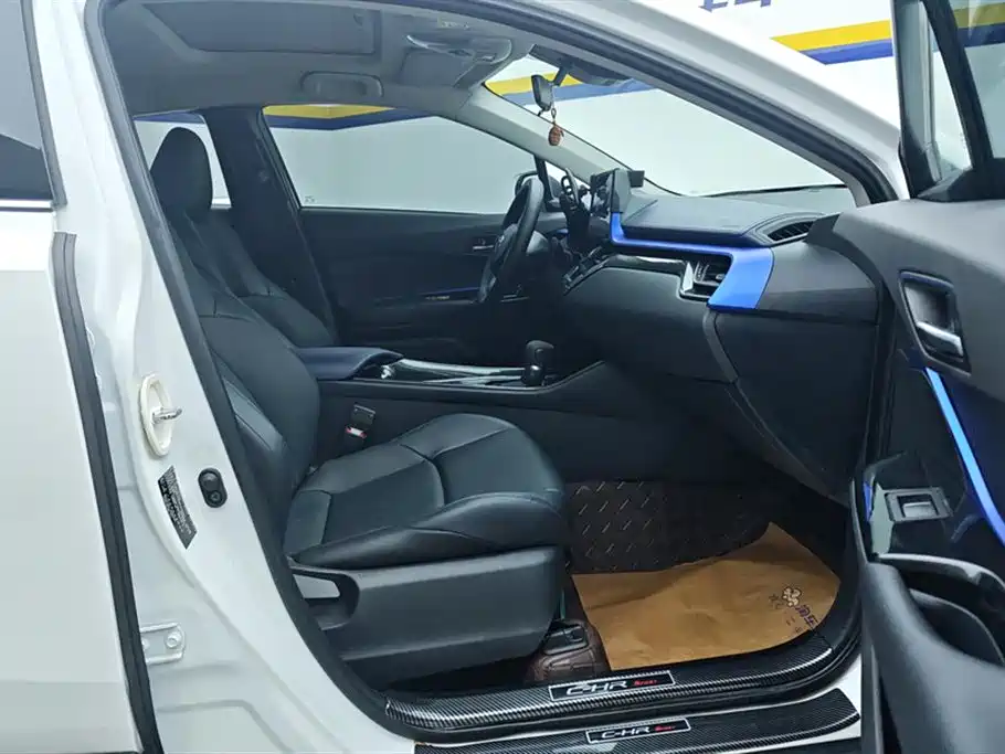 Toyota C-HR 2.0 L Luxury
