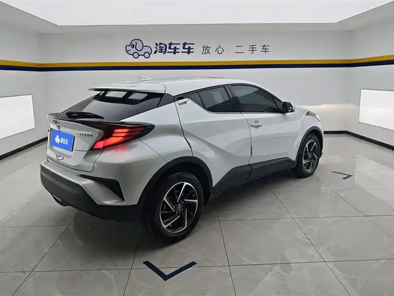 Toyota C-HR 2.0 L Luxury