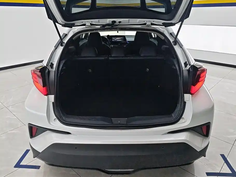 Toyota C-HR 2.0 L Luxury