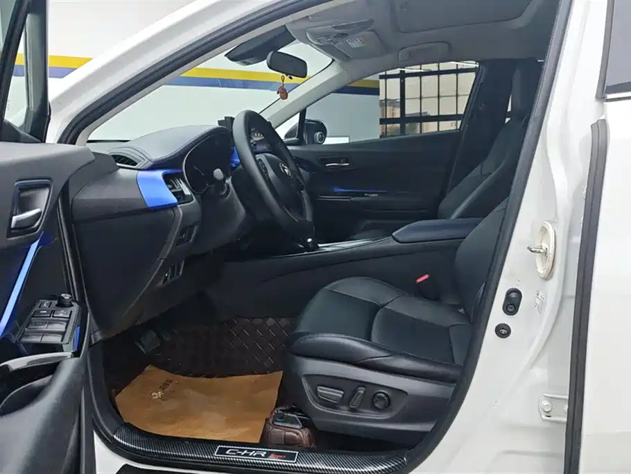 Toyota C-HR 2.0 L Luxury