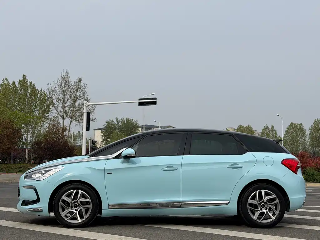 DS 5 1.6 T Graceful THP160