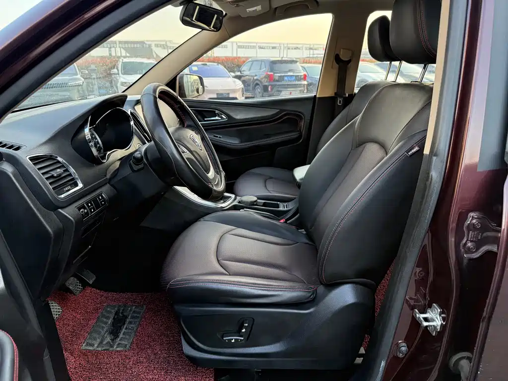 Baojun 560 1.8 L Manual Luxury