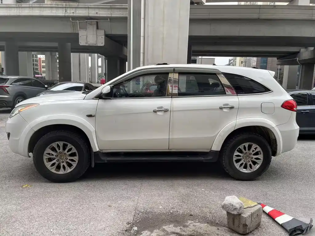 Yusheng S350 2.4 T Manual 2 WD Diesel Luxury 5-seat