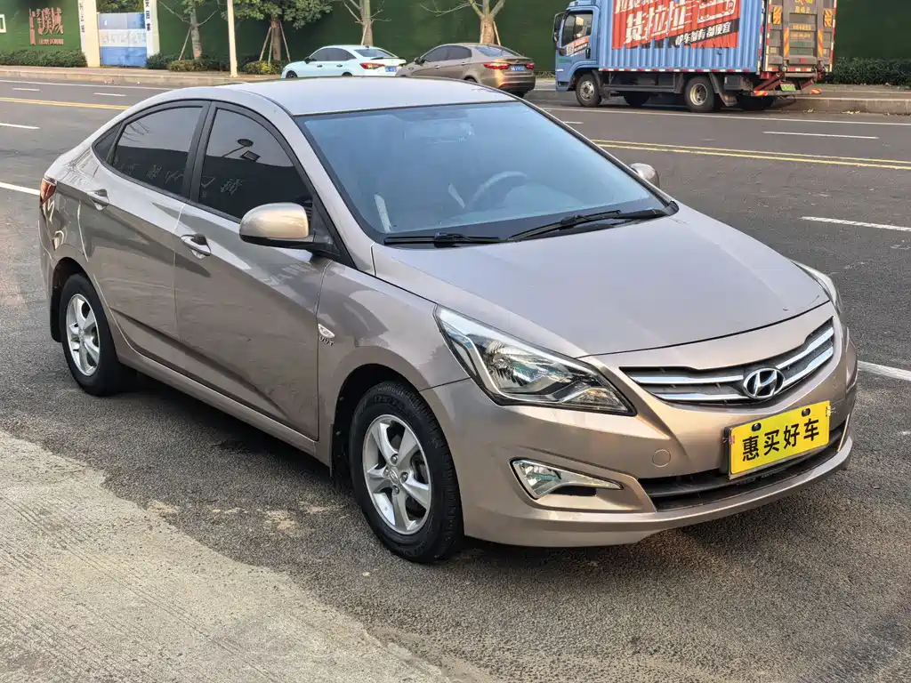 Accent 1.4 L Auto Intelligent GLS