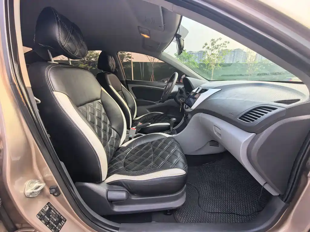 Accent 1.4 L Auto Intelligent GLS