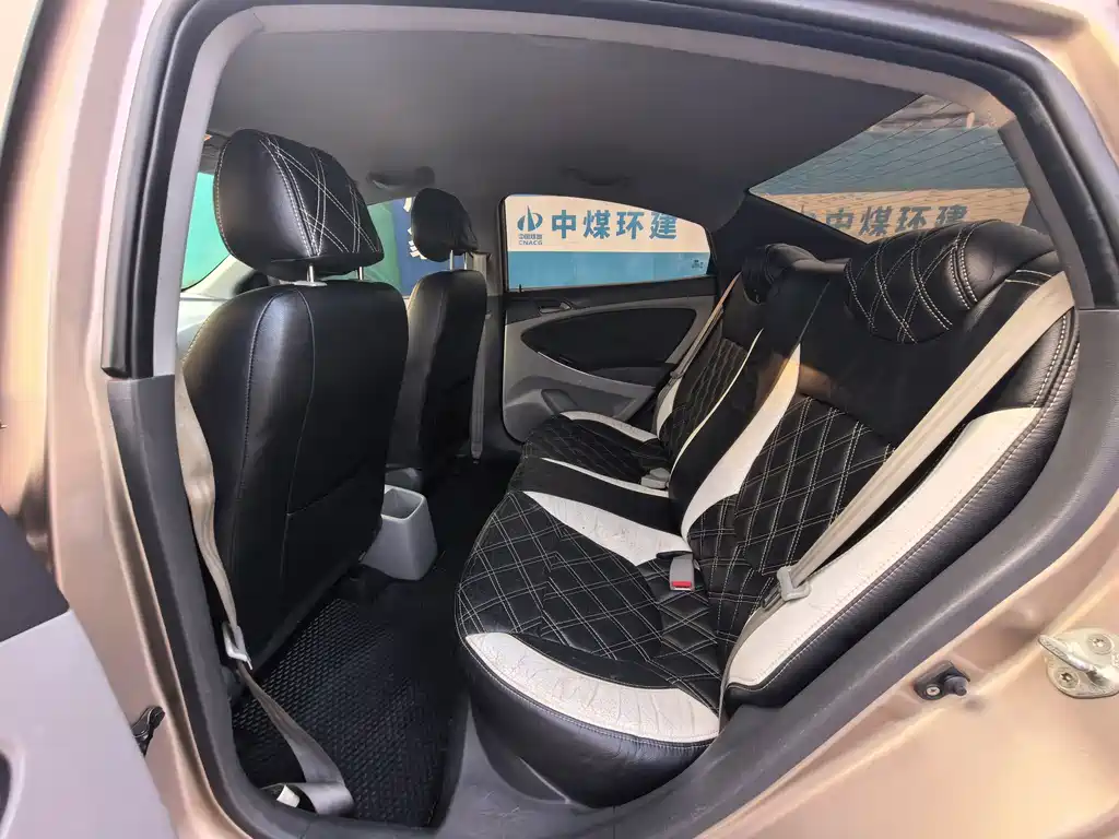 Accent 1.4 L Auto Intelligent GLS